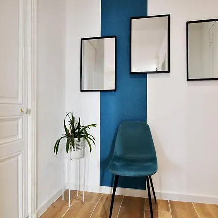 T2 -le Winter Palace, Vue Apartment