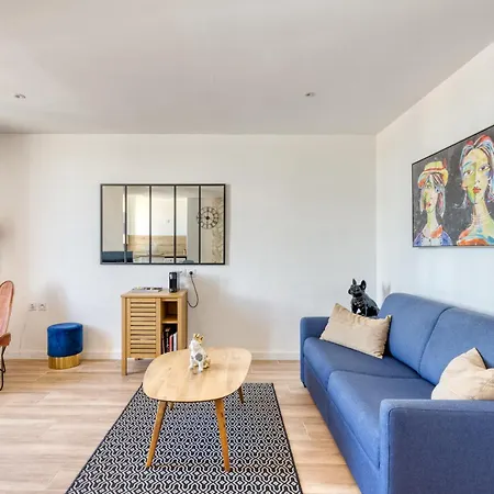 T2 -le Winter Palace, Vue Apartment