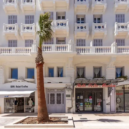 T2 -le Winter Palace, Vue Saint-Raphaël