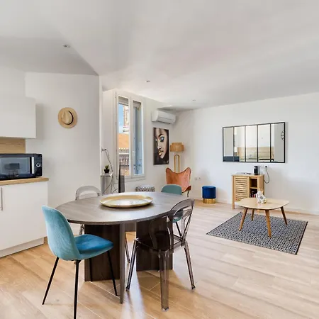 T2 -le Winter Palace, Vue شقة Saint-Raphaël