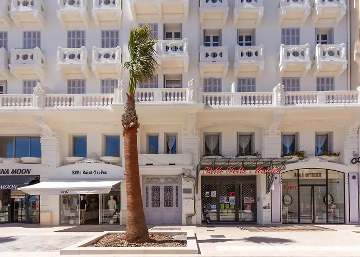 T2 -le Winter Palace, Vue Saint-Raphaël